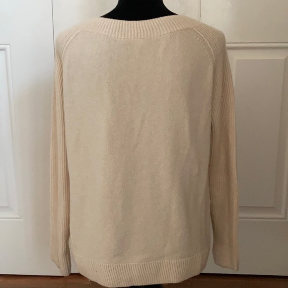 Donna Karan Collection V Neck Cashmere Sweater- … - Picture 4 of 9